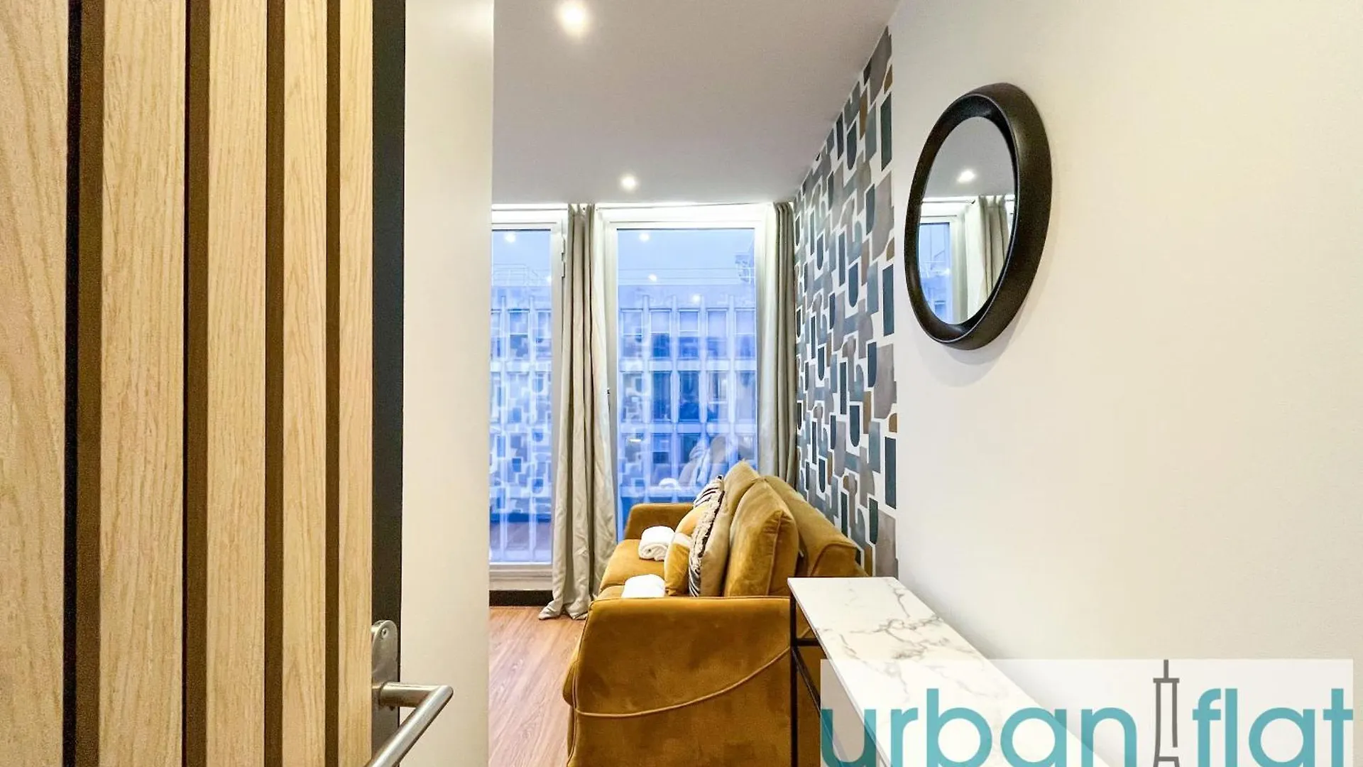 Urban Flat 129 - Art Love Champs-Elysees Paris France